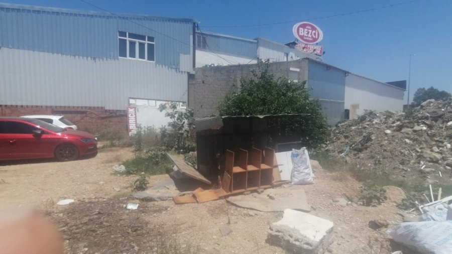 İş Yerini Bekleyen Rottweiler Cinsi Köpekler Hırsızlar Tarafından Çalındı