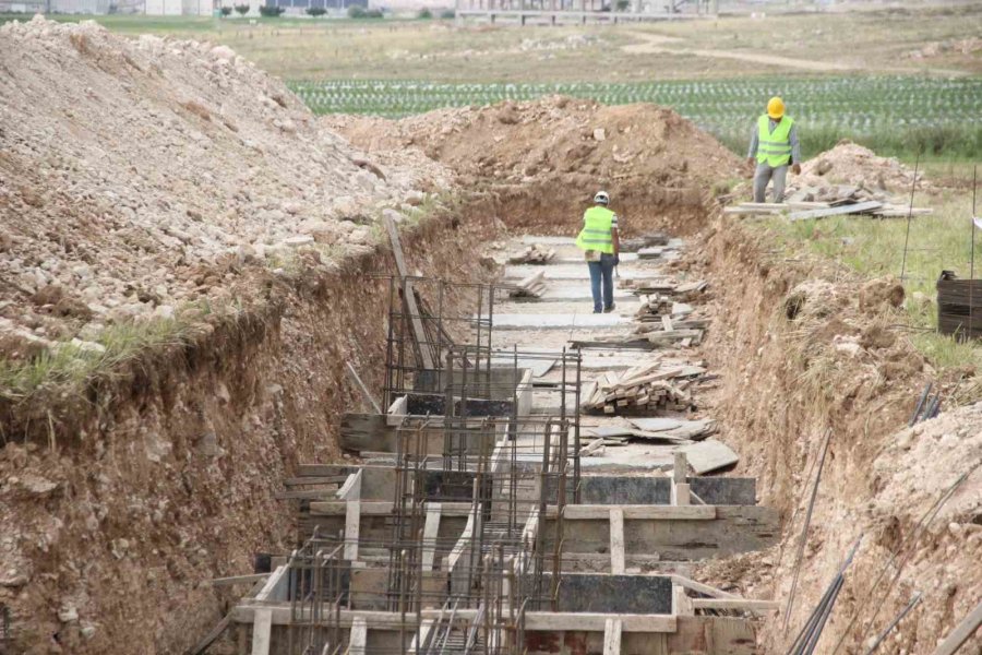 Karaman’da Türkiye’nin İlk Elma Borsası’nın Temeli Atıldı