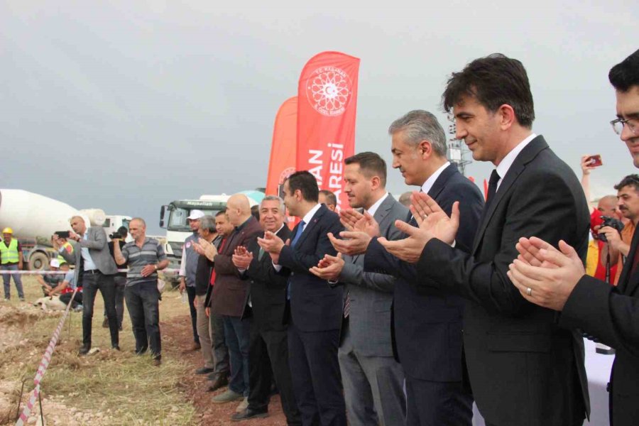 Karaman’da Türkiye’nin İlk Elma Borsası’nın Temeli Atıldı