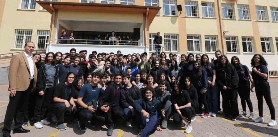 Başkan Büyükkılıç; Yks’ye Girecek Adaylara Başarılar Diledi