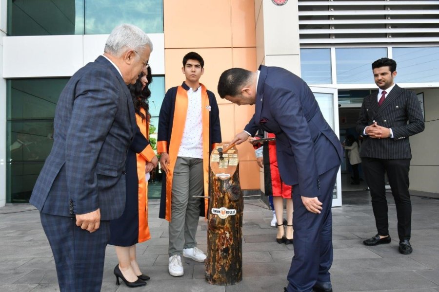 Kayseri Osb Teknik Koleji’nde Mezuniyet Sevinci