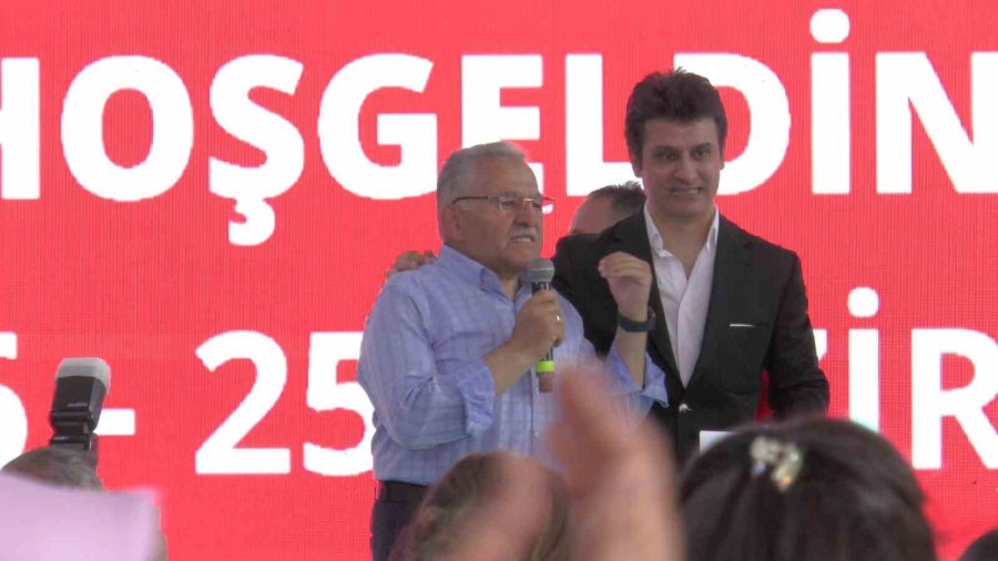 Kadınların El Emeği Göz Nuru Ürünleri Görücüye Çıktı