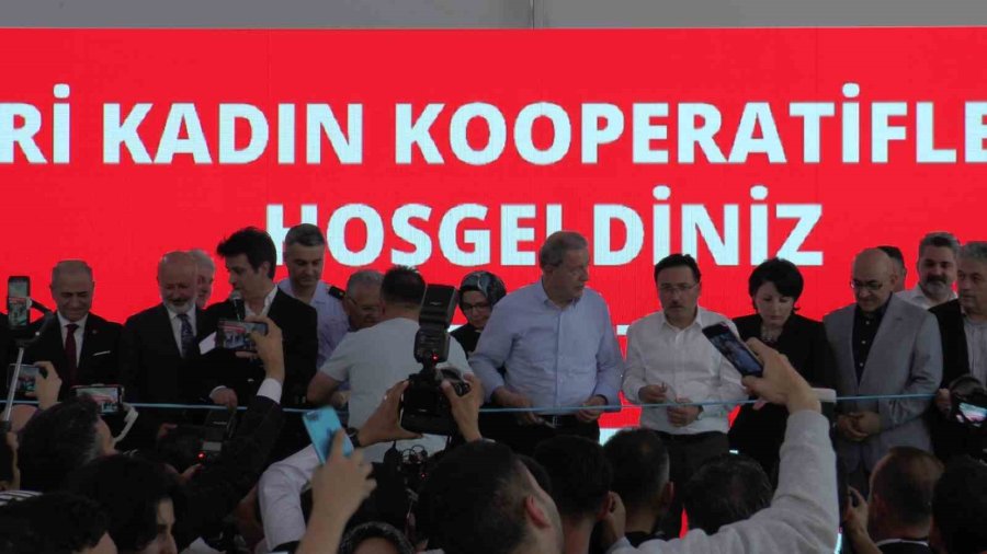 Kadınların El Emeği Göz Nuru Ürünleri Görücüye Çıktı