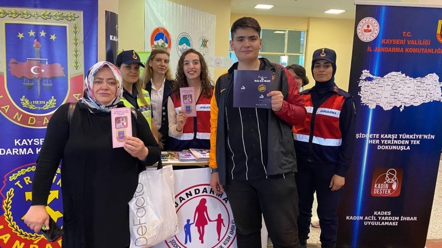 Jandarma, Fuara Gelen Ziyaretçileri Bilgilendirdi