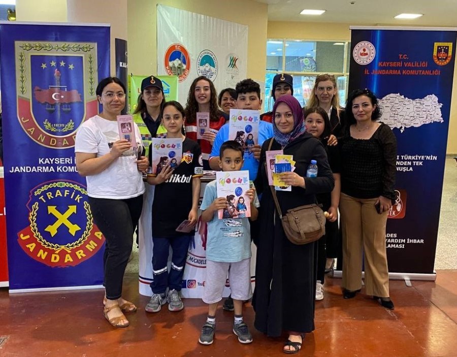 Jandarma, Fuara Gelen Ziyaretçileri Bilgilendirdi