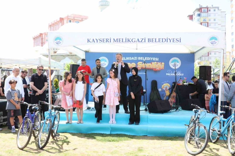 Melikgazi’nin Karne Şenliği’nde Çocuklar Doyasıya Eğlendi