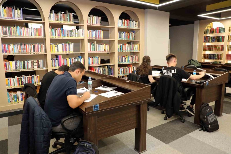 Talas’ın Kütüphanelerinde Yks’ye Hazırlandılar
