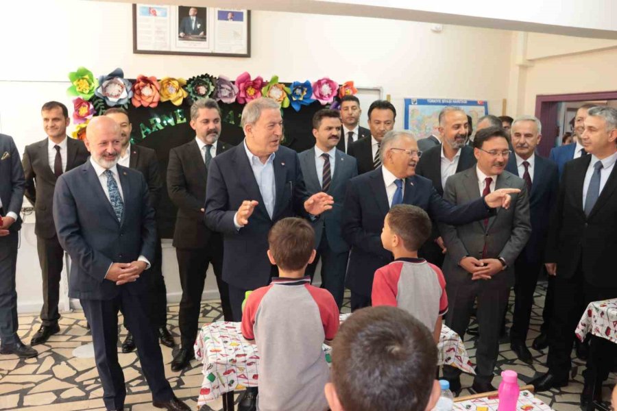 Hulusi Akar’dan Öğrencilere: “okuyacaksınız Ve Ülkemize, Memleketimize Yararlı İnsanlar Olacaksınız”