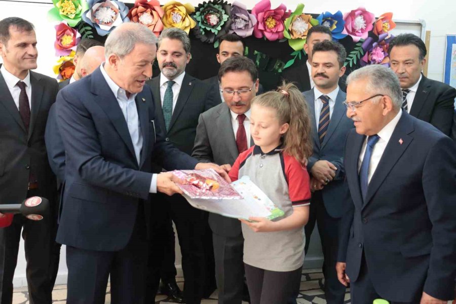 Hulusi Akar’dan Öğrencilere: “okuyacaksınız Ve Ülkemize, Memleketimize Yararlı İnsanlar Olacaksınız”