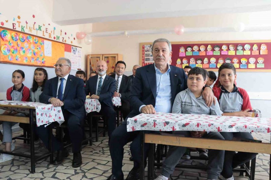Hulusi Akar’dan Öğrencilere: “okuyacaksınız Ve Ülkemize, Memleketimize Yararlı İnsanlar Olacaksınız”