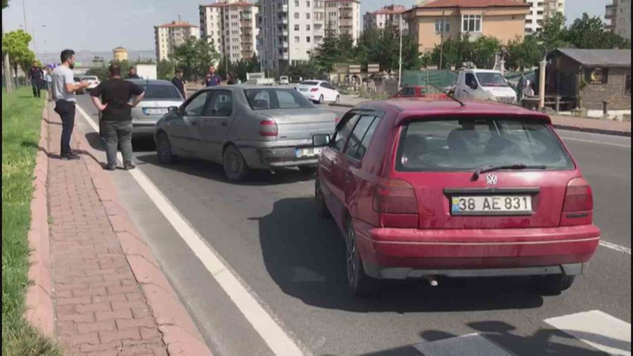 7 Araç Birbirine Girdi: 1 Yaralı