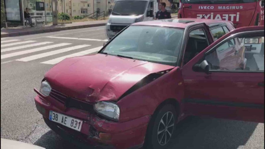 7 Araç Birbirine Girdi: 1 Yaralı