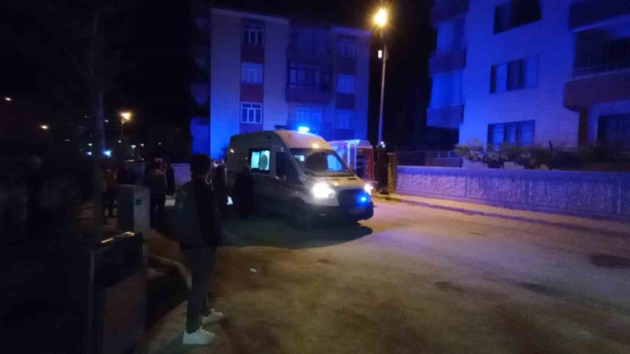 Duvardan Atlarken Çocuğun Bacağına Korkuluk Demiri Saplandı