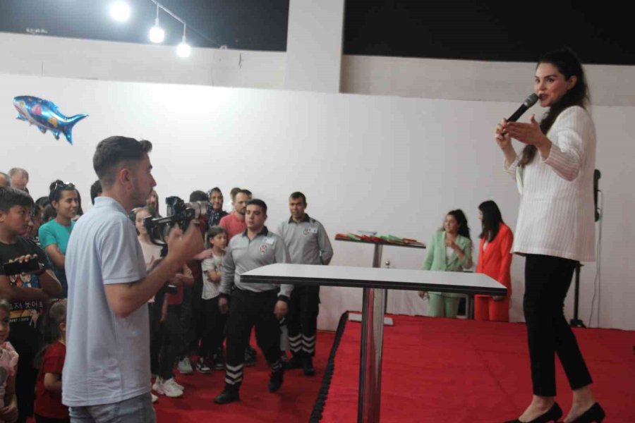 Babalar; Gününü Çocuklarıyla Kusmall Avm’de Kutladı