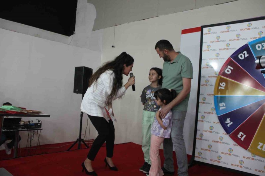 Babalar; Gününü Çocuklarıyla Kusmall Avm’de Kutladı