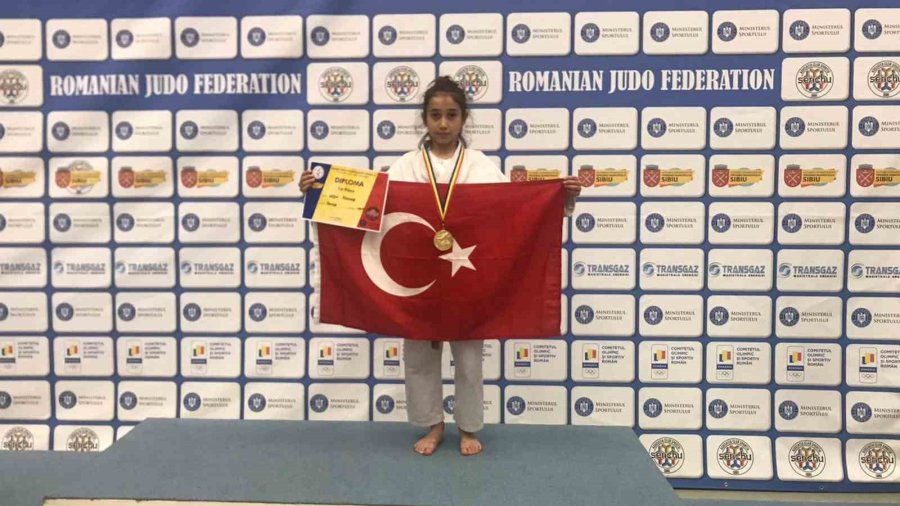 Karamanlı Milli Judocu Leyla Abanoz’un Balkan Şampiyonu Olması Sevindirdi