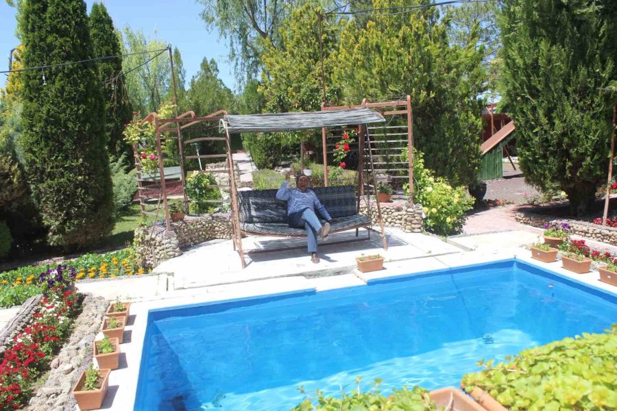 Çölleşmeyle Anılan Karapınar’da "vaha" Oluşturdu