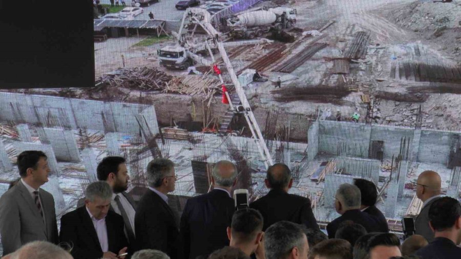 Bakan Özhaseki: “deprem Bölgesindeki Kent Merkezlerinde ‘yerinde Dönüşüm’ Yapacağız”