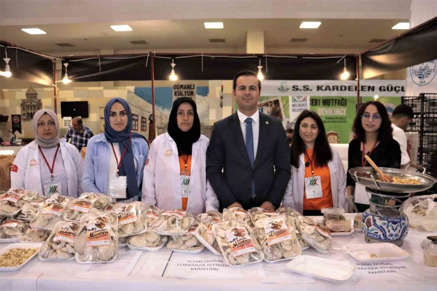 Kadınların El Emeklerine Yoğun İlgi