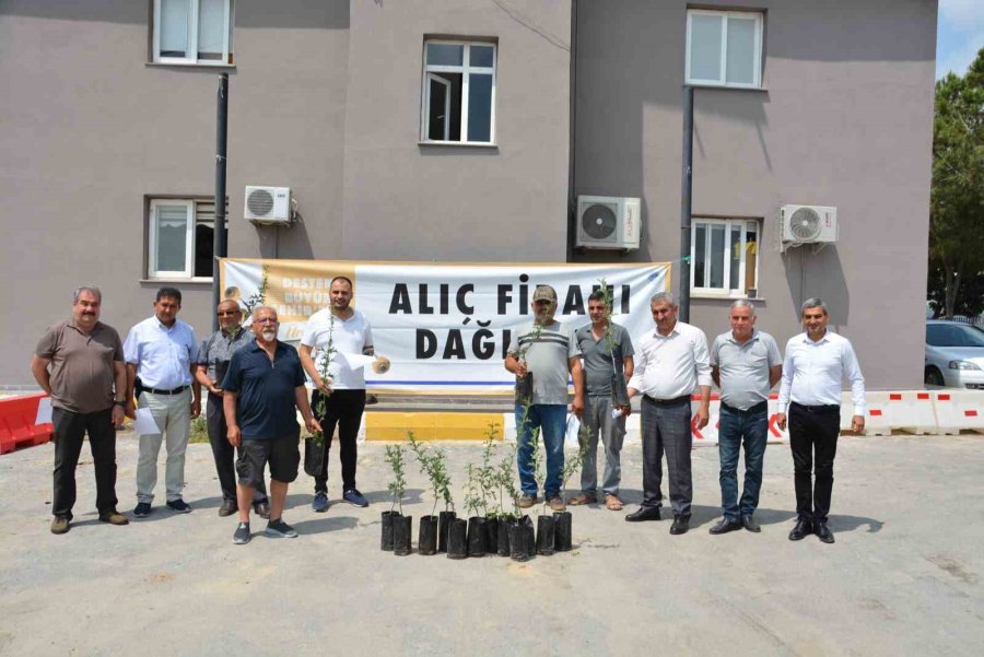 Mersin Büyükşehir Belediyesinin Üreticiye Desteği Sürüyor