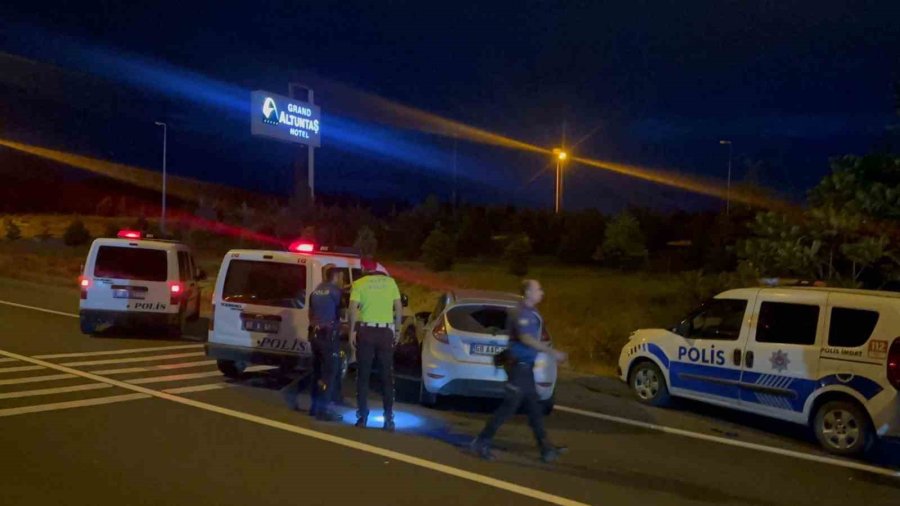 Aksaray’da Hareketli Dakikalar, Şüpheliler Kaçtı Polis Kovaladı
