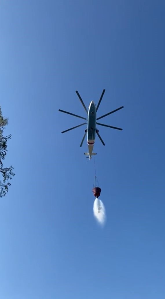 Helikopterin Soğutma Çalışmasını Çeken Muhabirler Tonlarca Suyun Altında Kalıyordu