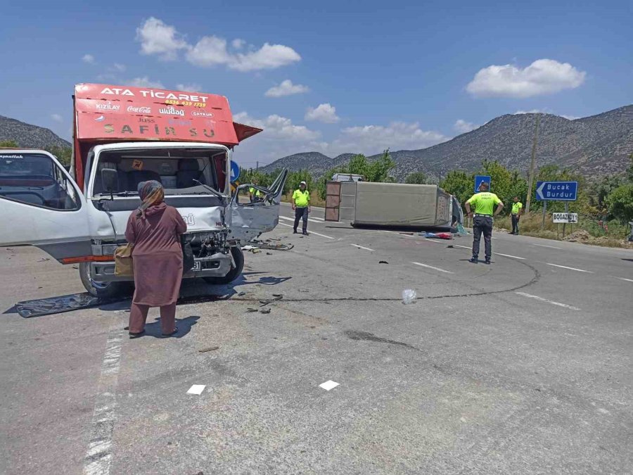 Burdur’da Trafik Kazası: 4 Yaralı