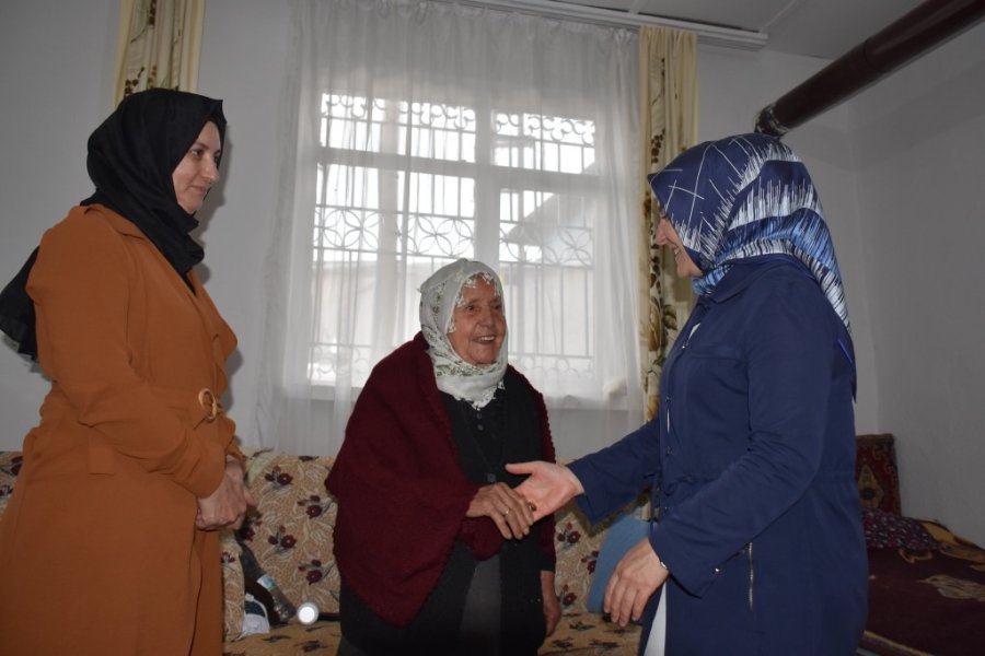 Başkanın Eşi Fatma Çolakbayrakdar, ‘gönül Kazan’ı İle Gönülleri Kazanmaya Devam Ediyor