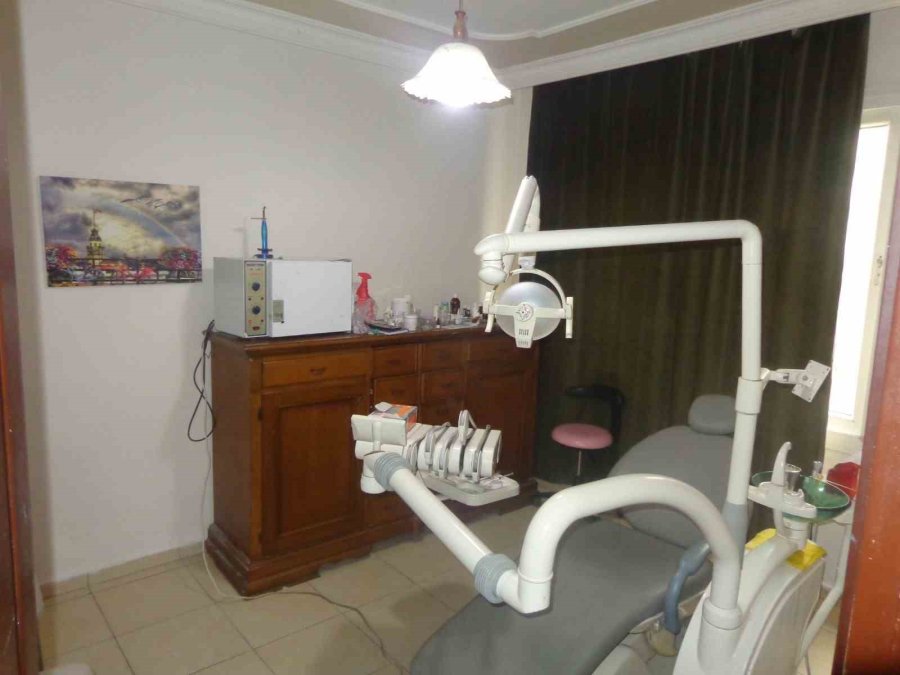 Evi Polikliniğe Çeviren Sahte Dişçi Yakalandı