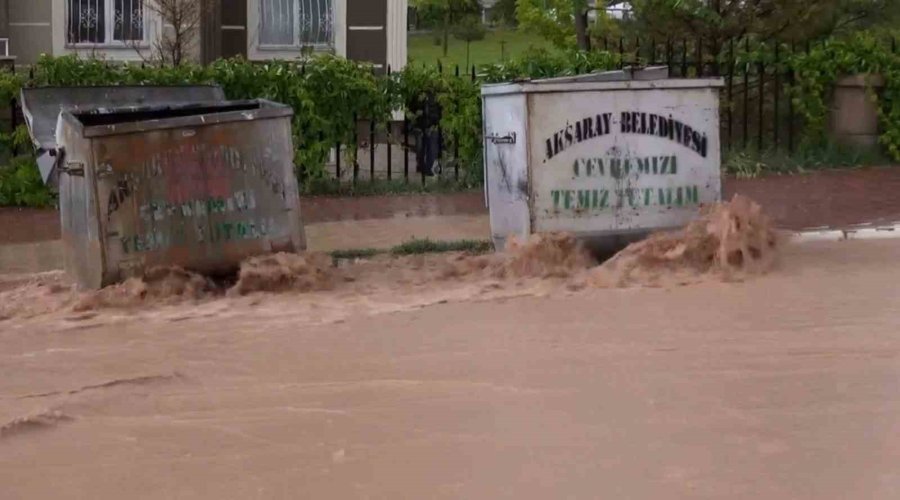 Aksaray’da Sel: Rögar Kapaklarından Su Fışkırdı, Tarım Arazileri Sular Altında Kaldı