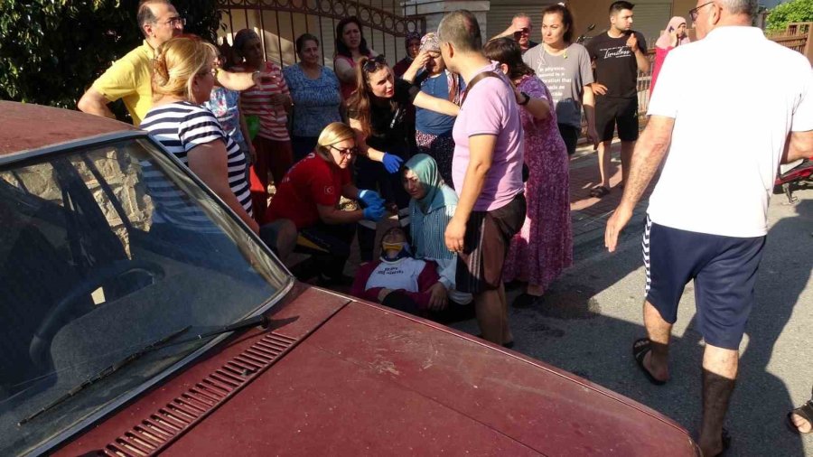 Sürücü Adayının Fren Yerine Gaza Bastığı Otomobil Duvara Çarparak Durabildi