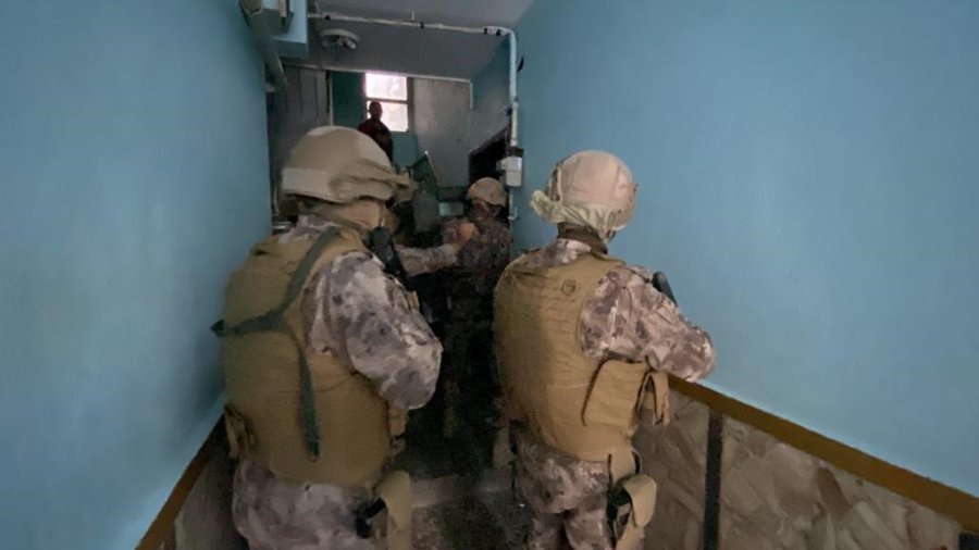 ’yüzüncü Yıl Operasyonu’nda Uyuşturucu Tacirlerine Eş Zamanlı Baskın