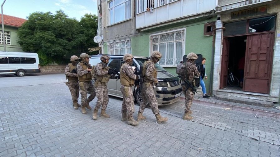 ’yüzüncü Yıl Operasyonu’nda Uyuşturucu Tacirlerine Eş Zamanlı Baskın