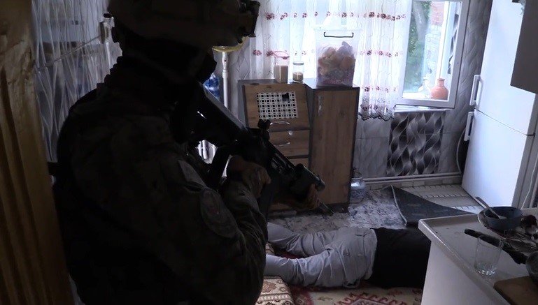 ’yüzüncü Yıl Operasyonu’nda Uyuşturucu Tacirlerine Eş Zamanlı Baskın