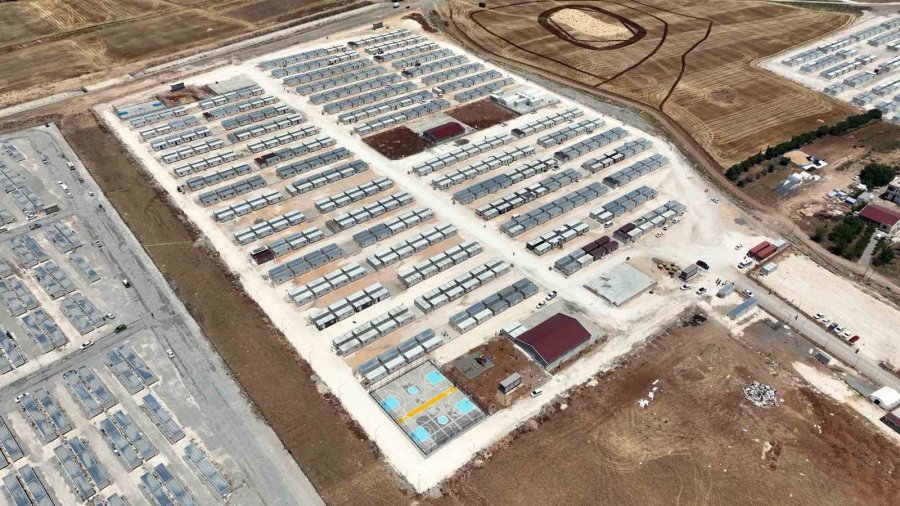 Mersin Büyükşehir Belediyesi Adıyaman’da Konteyner Kentin Yapımını Tamamladı