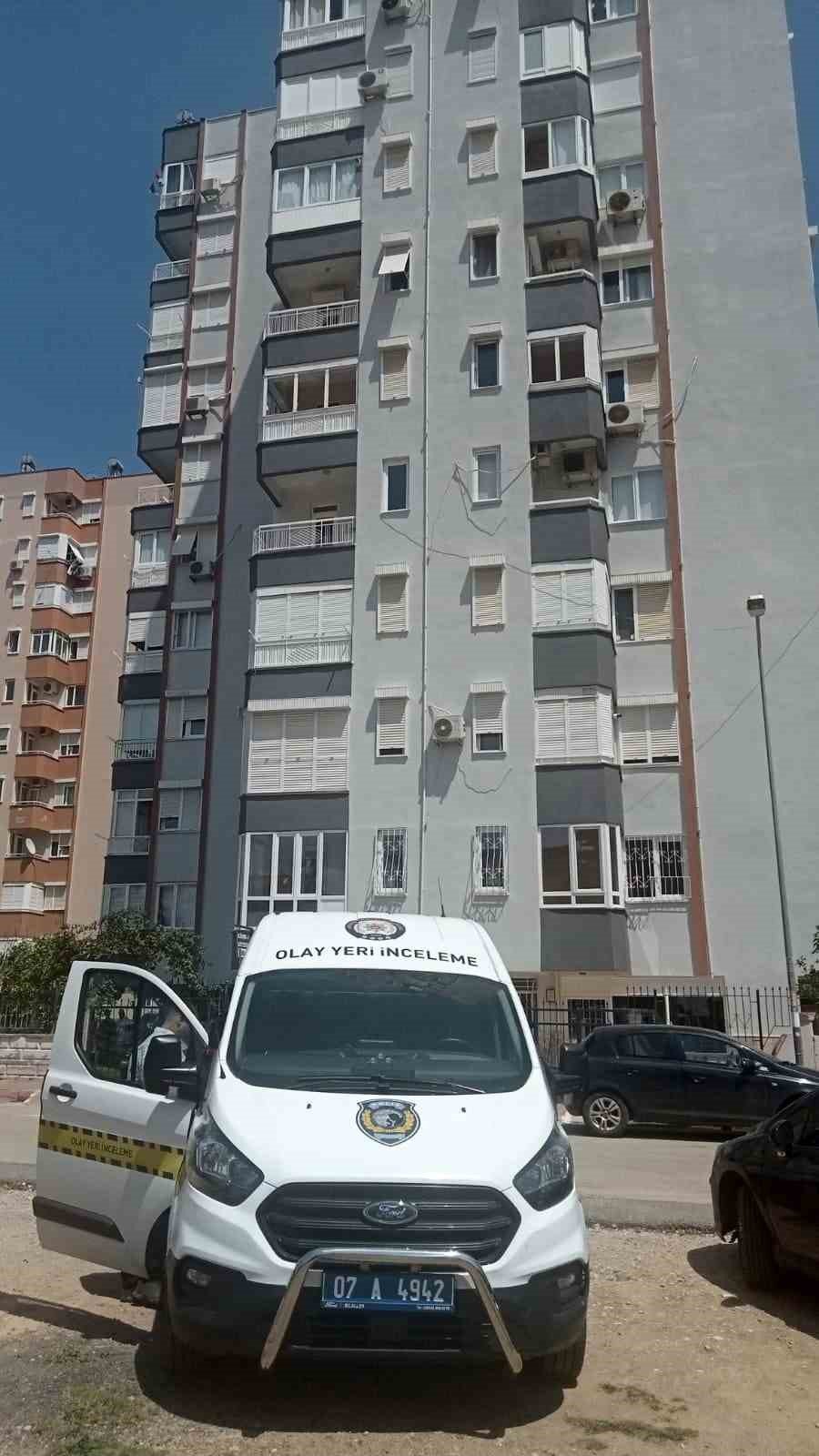 Antalya’da Apartman Yöneticisi Evinde Ölü Bulundu