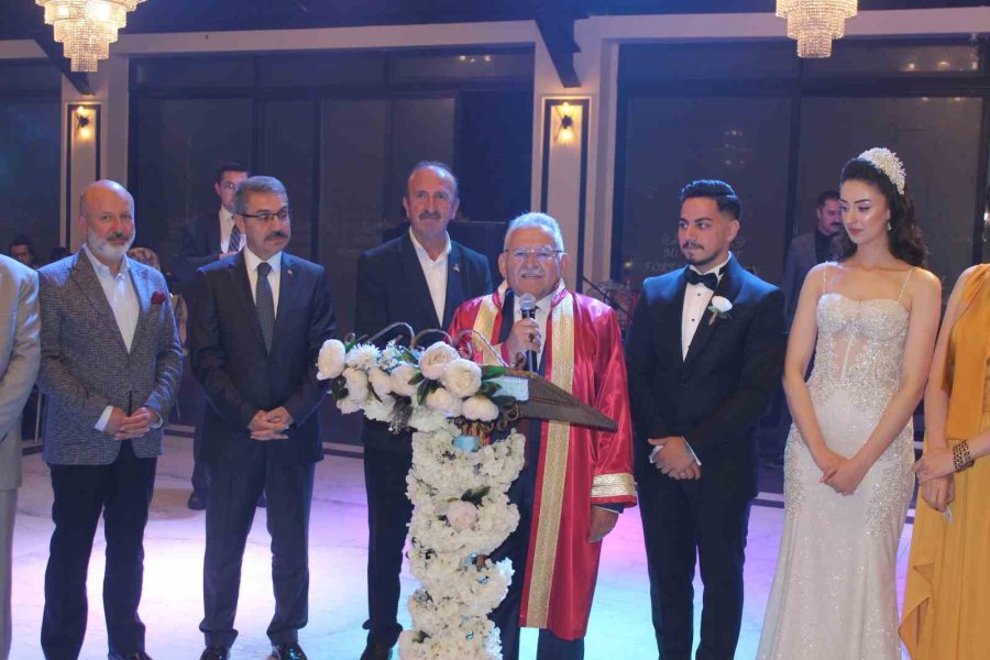 Yazıcı Ailesinin Mutlu Günü