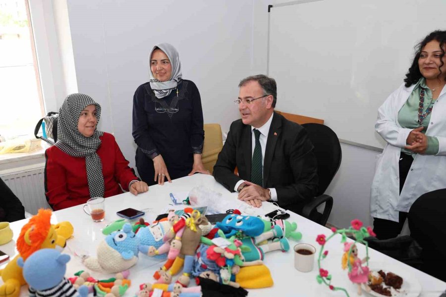 Kadınlar Öğreniyor, Üretiyor, Sosyalleşiyor