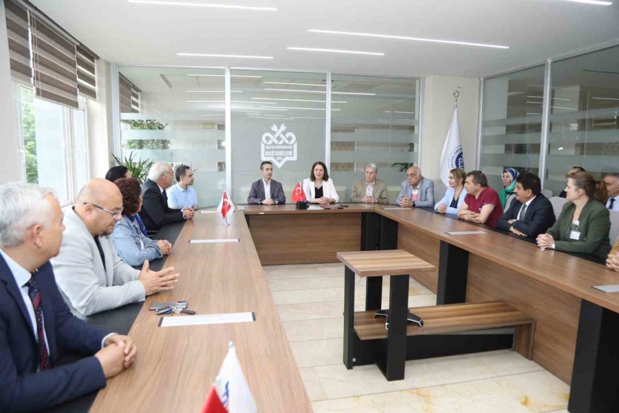 Erü’ye Cihaz Bağışlandı