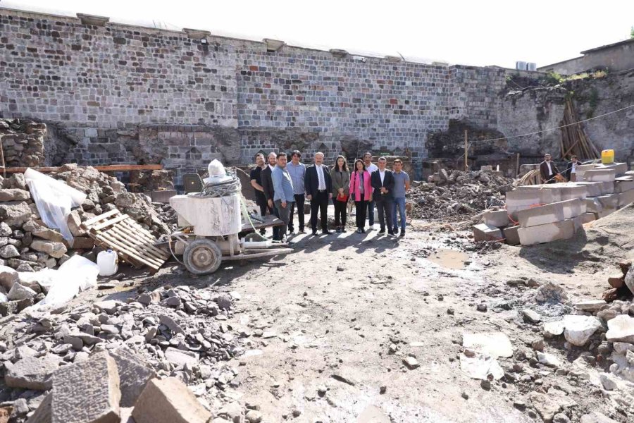 5 Asırlık Tarihi Gön Han Yakında Yeniden Hayat Bulacak