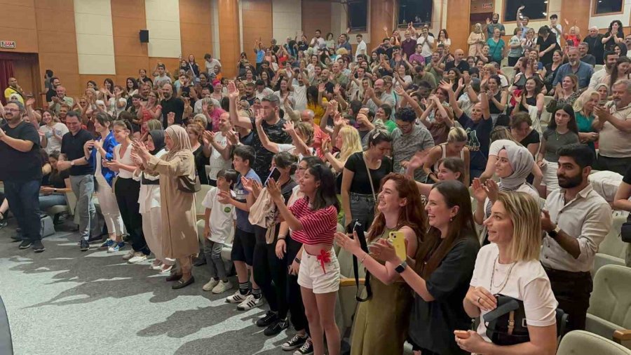 Yenişehir Belediyesi Mersinlileri Sanatla Buluşturuyor