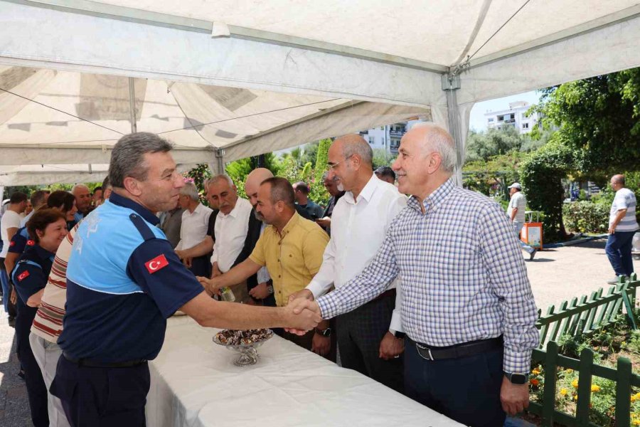 Başkan Gültak, Belediye Personeli İle Bayramlaştı