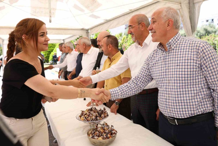 Başkan Gültak, Belediye Personeli İle Bayramlaştı