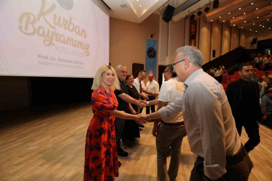 Akdeniz Üniversitesi Ailesi Bayramlaştı