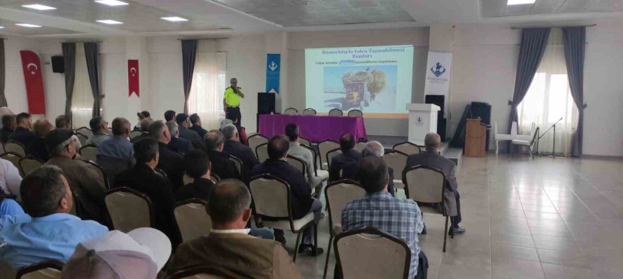 Çiftçilere Trafik Eğitimi Verildi