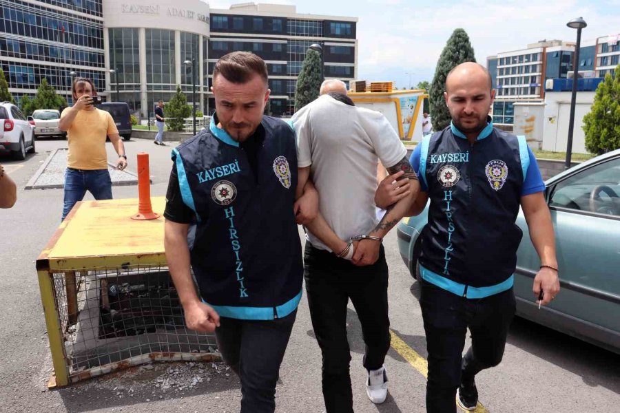 Depremzedenin 500 Bin Lirasını Çalan Hırsızlık Şüphelisinin Yakını Gazetecilere Saldırdı