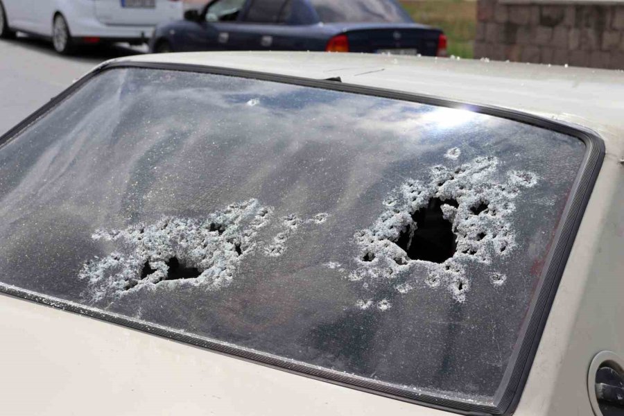 Otomobildeki Kardeşlere Kanlı Pusu: 2 Yaralı