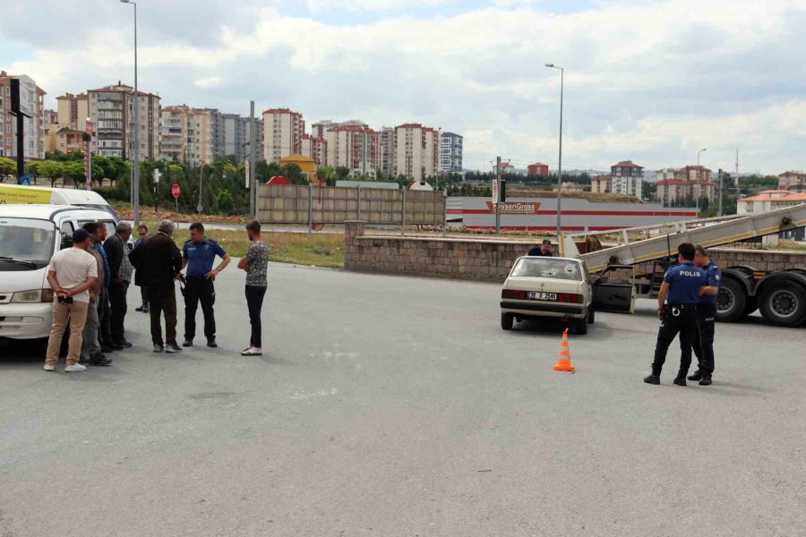 Otomobildeki Kardeşlere Kanlı Pusu: 2 Yaralı