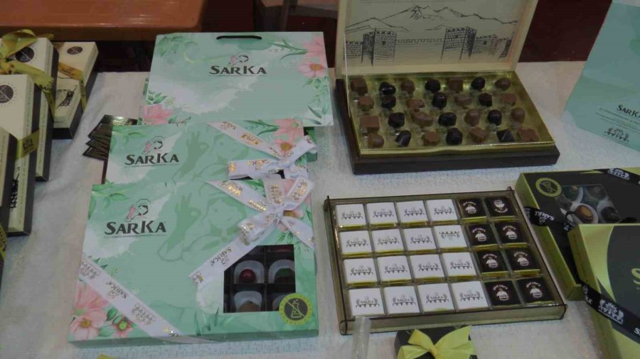 Bayram Çikolataları Kadınlardan