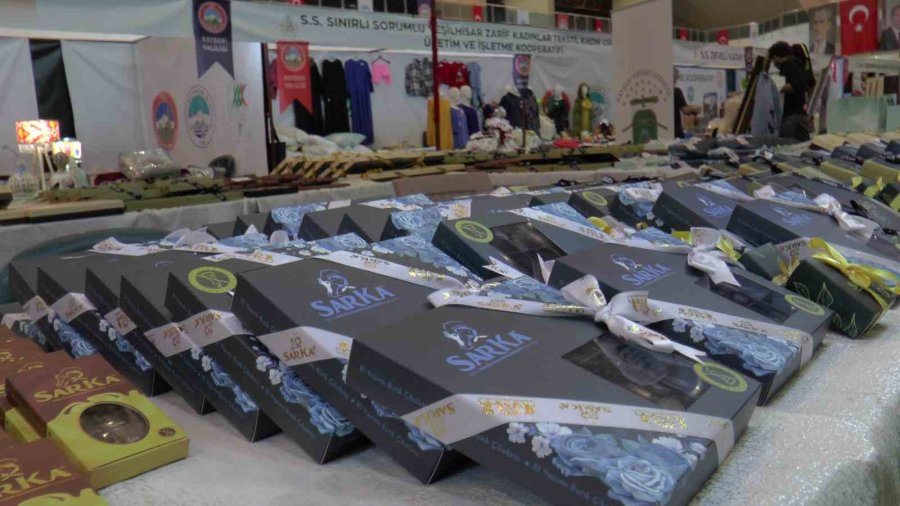 Bayram Çikolataları Kadınlardan